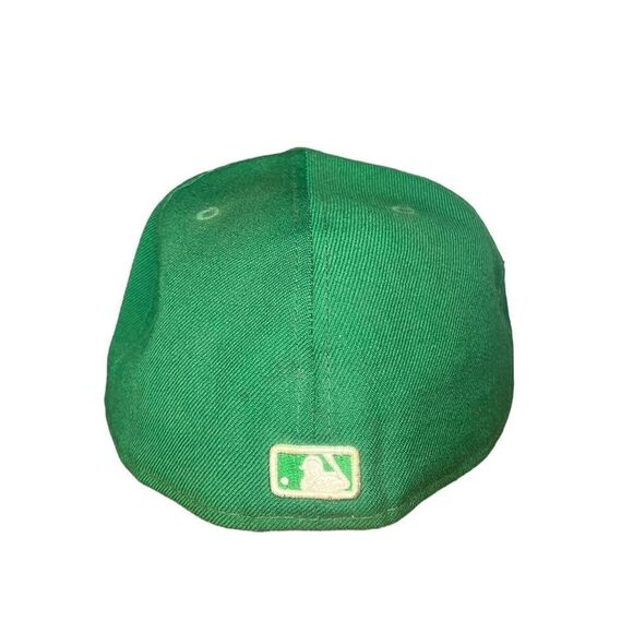New Era Men’s 8 Oakland A’s Fitted Hat Green MLB Fan Apparel - Picture 4 of 6